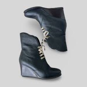 Chloe Wedge Lace Up Leather Heeled Ankle Boot Scallop Detail Black Leather 39